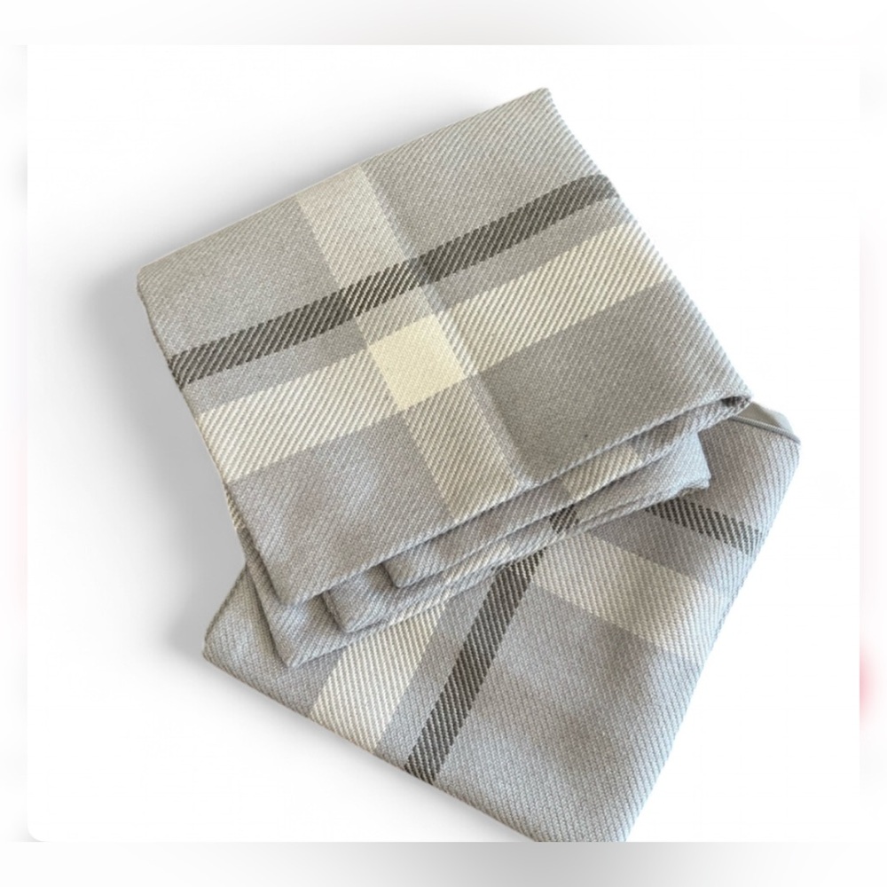 Set‎ of 2 Gray Polyester Pillow Covers